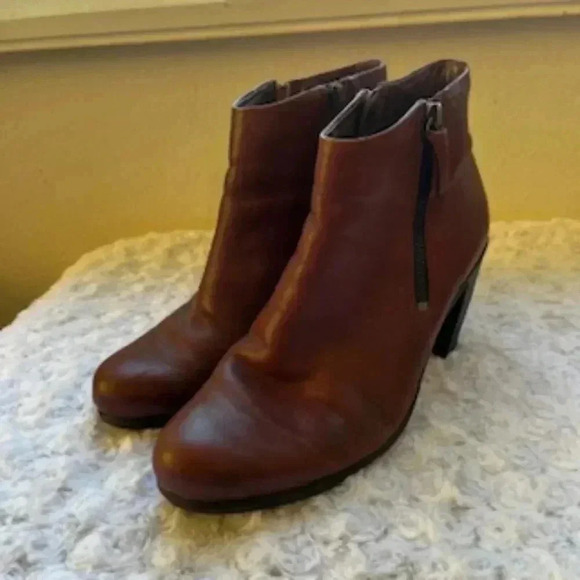 Ecco Touch 75‎ Ankle Boots Brown Heels Zip Up Women’s Sz 9 / 40 - Picture 1 of 9